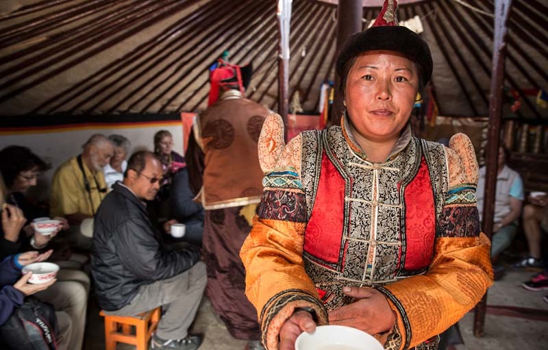 mongolia nomad family visit 